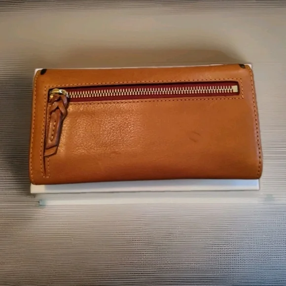 Dooney & Bourke Florentine Leather Natural Wallet NWT FINAL MARKDOWN - Picture 2 of 13
